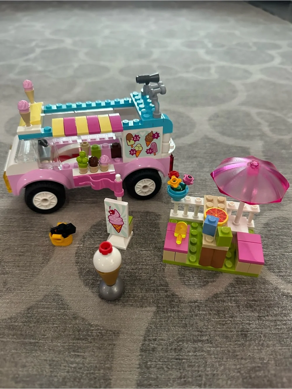 Lego Juniors Emma's Ice Cream Truck 10727-retired